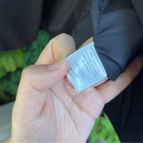 Lord and Taylor Classic Two-Button Blazer - Size M, Black - Picture 5 of 7